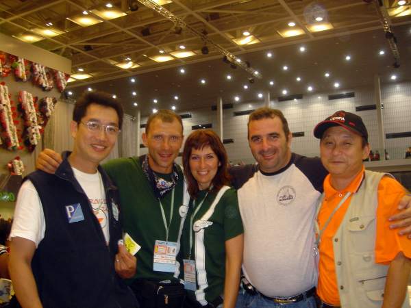 Vespa Club of Taiwain et Cagliari.JPG